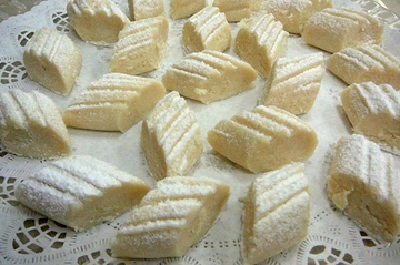 Pastane Usulu Un Kurabiyesi Tarifi ve Malzemeleri Pastane Usulu Un Kurabiyesi Tarifi ve Malzemeleri